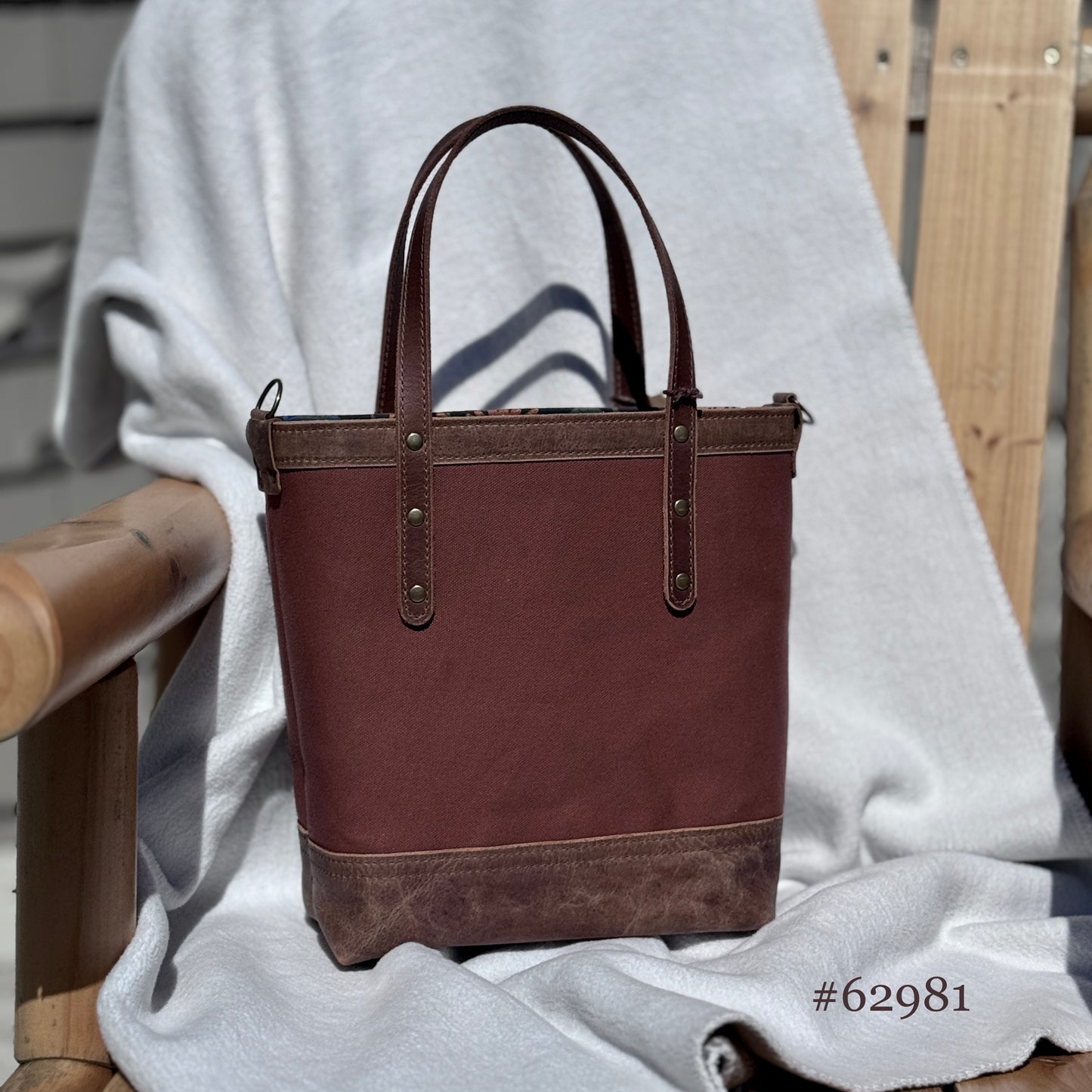 Chestnut Tote #62981